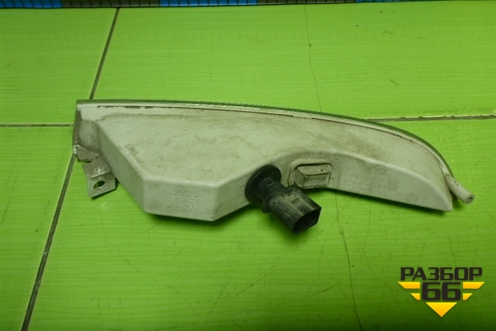 Повторитель поворота в бампер правый (3C8953042) для Volkswagen Passat-CC с 2008г (Пассат ЦЦ)