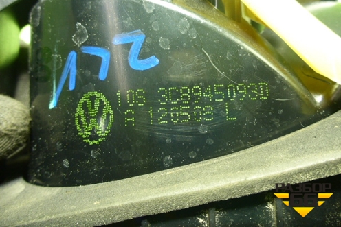 Фонарь задний внутренний левый (3C8945093D) для Volkswagen Passat-CC с 2008г (Пассат ЦЦ)
