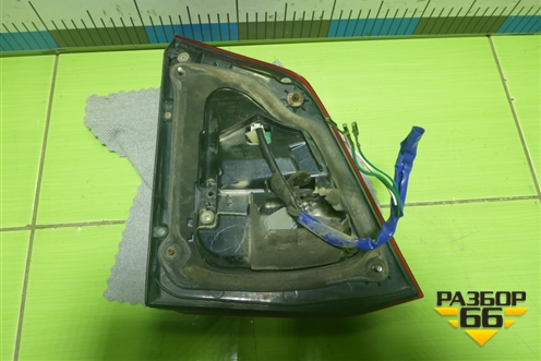 Фонарь задний внутренний правый (до 2012г) (8158160180) для Toyota Land Cruiser (200) с 2008г (Ленд Крузер)