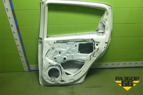 Дверь задняя правая для Toyota Vitz с 2010-2020г (Витц)