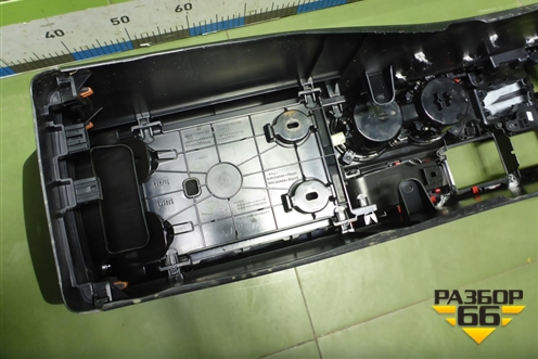Подлокотник (5891178010) для Lexus NX 200 с 2014-2021г (НХ)