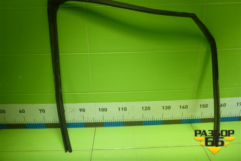 Уплотнитель стекла двери задней левой (6815278010) для Lexus NX 200 с 2014-2021г (НХ)