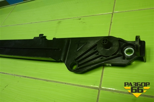 Кронштейн радиатора верхний (1671236080) для Toyota Rav-4 с 2012-2019г (Рав 4)