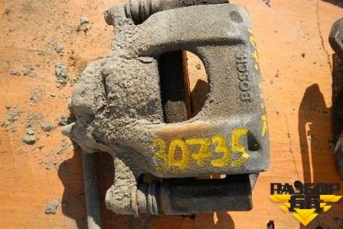 Суппорт передний правый для Peugeot 107 с 2006г